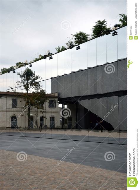 milano fondazione prada specchio